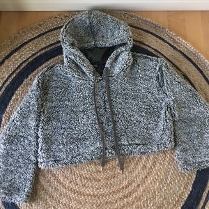 Green cropped Sherpa.